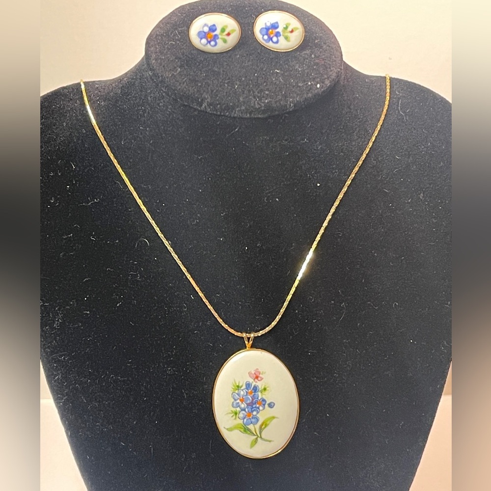 Vintage porcelain forget me not necklace earrings set blue flowers gold chain